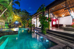 Отель Villa Taksu Legian  Kuta